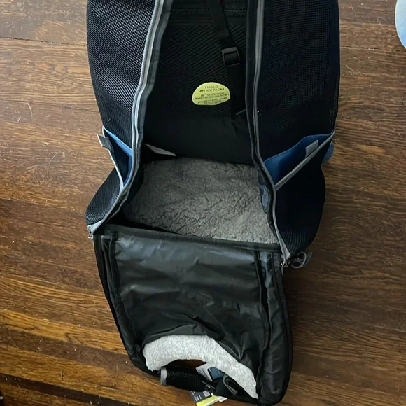 NWT Sherpa Elevation Pet Backpack Carrier *ALL PROCEEDS GO TO ANIMAL RESCUE* - Picture 3 of 16